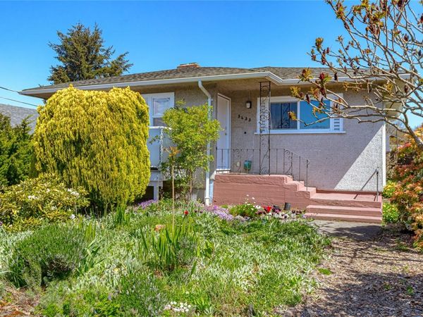 3433 Bethune Ave, Saanich, BC V8X 1W1
