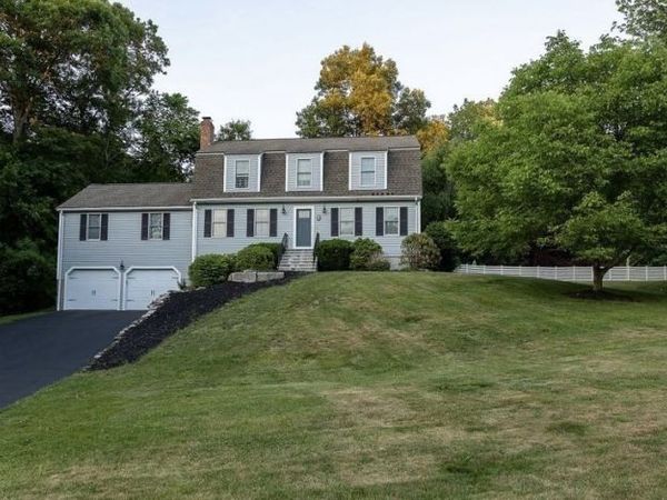 8 Old Coach Rd, Millville, MA 01529