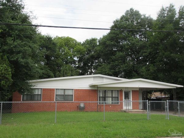 5457 Byrom St, Milton, FL 32570