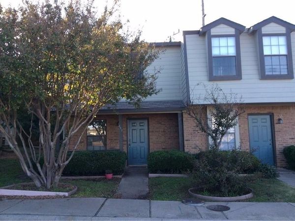 852 W Collins Street , Denton, TX 76201