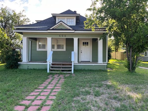 606 S Pecos Street , Coleman, TX 76834