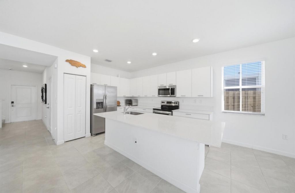 2324 NW 130th Terrace, Miami, FL 33167 Photo