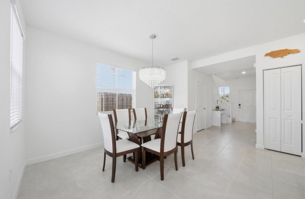 2324 NW 130th Terrace, Miami, FL 33167 Photo