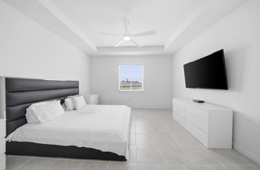 2324 NW 130th Terrace, Miami, FL 33167 Photo