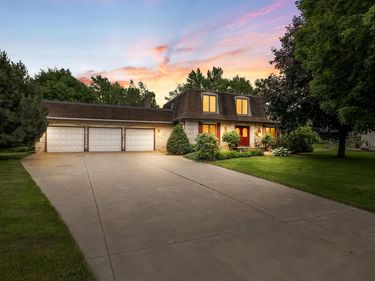 2999 Stinson Court, New Brighton, MN 55112