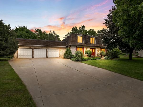 2999 Stinson Court, New Brighton, MN 55112