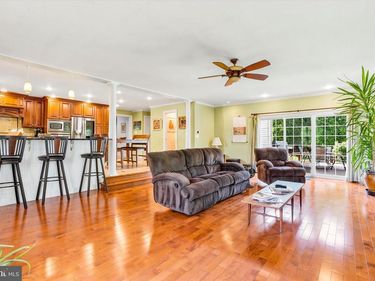1900 GIBSON DRIVE, HATBORO, PA 19040