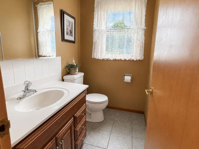 1105 Forest Hill Drive, Marion, OH 43302 Photo 13