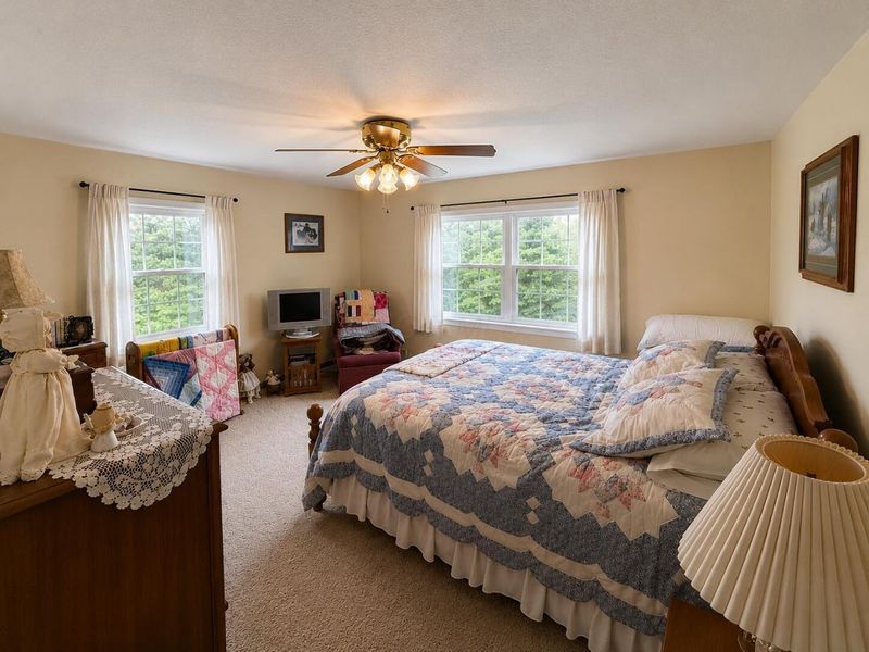 1105 Forest Hill Drive, Marion, OH 43302 Photo 17