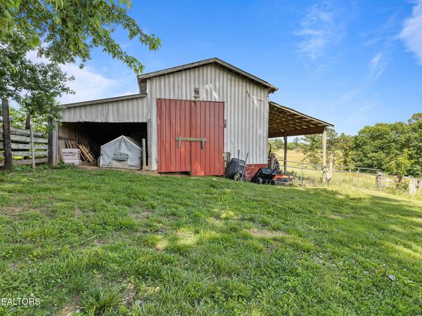 2658 Pickett Park Hwy, Jamestown, TN 38556