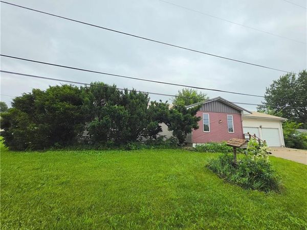 218 Warren Avenue, Garnett, KS 66032