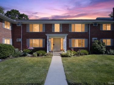 24111 Meridian Road , Grosse Ile Twp, MI 48138