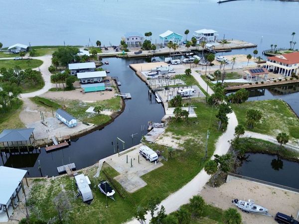 141 Kingfisher Road , Keaton Beach, FL 32348