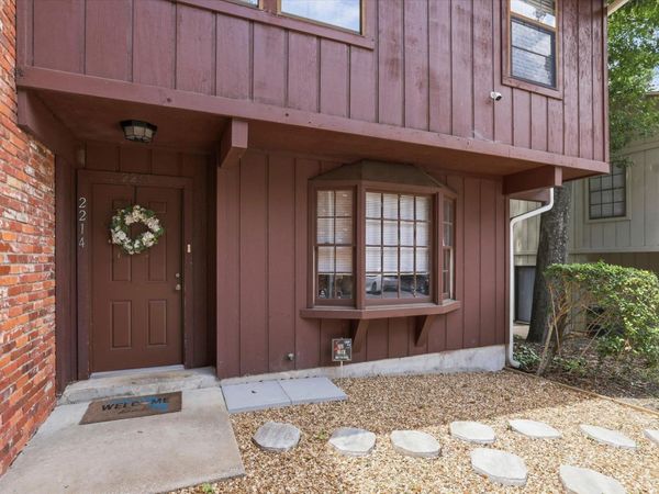 2214 Timberwood Circle, Tallahassee, FL 32304