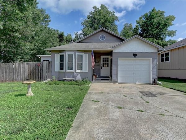 18008 E WHITNEY Road, Independence, MO 64057