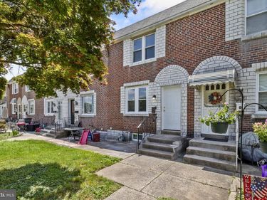 1072 TREMONT DRIVE, GLENOLDEN, PA 19036