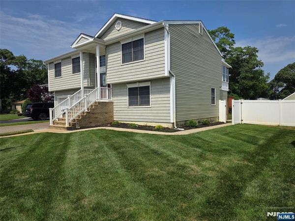 558 Mark Drive, BRICK, NJ 08723