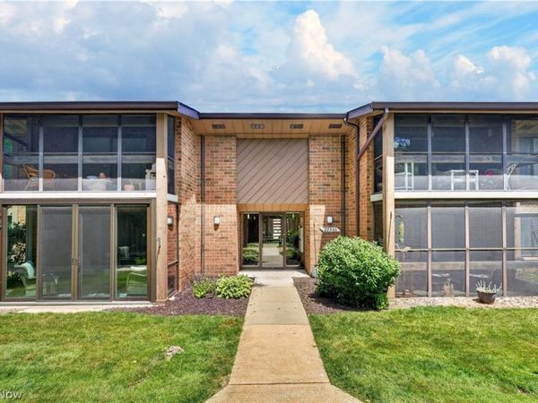 22936 Mastick Road, Unit 101, Westlake, OH 44126