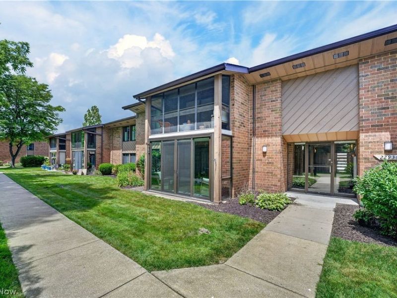 22936 Mastick Road, Unit 101, Westlake, OH 44126 Photo 2