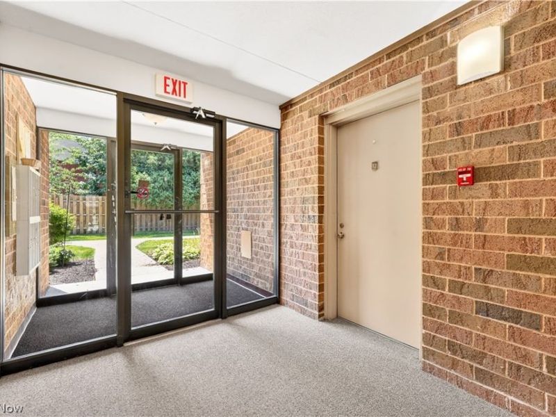 22936 Mastick Road, Unit 101, Westlake, OH 44126 Photo 3