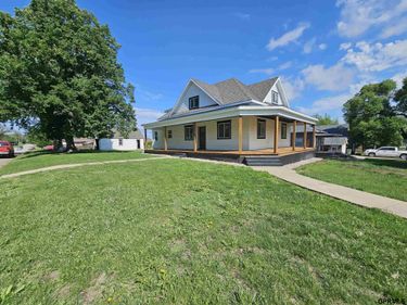 111 E Hickory Street, Sutton, NE 68979