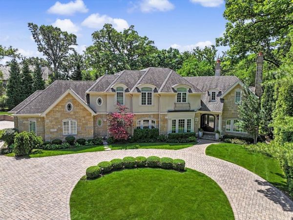 12 Carlisle Drive , Oak Brook, IL 60523