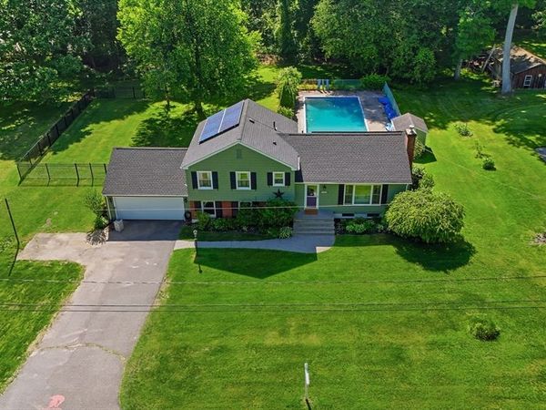 100 Fernwood Dr, East Longmeadow, MA 01028