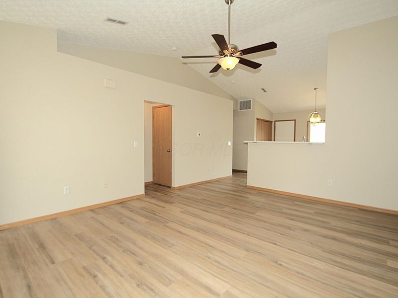 536 Star Spangled Place, Unit 97, Galloway, OH 43119 Photo 5
