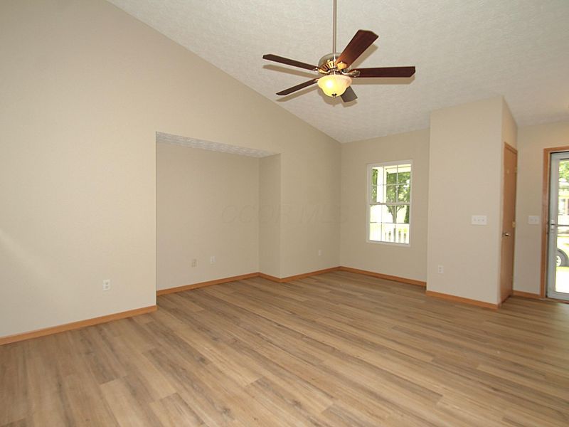 536 Star Spangled Place, Unit 97, Galloway, OH 43119 Photo 6