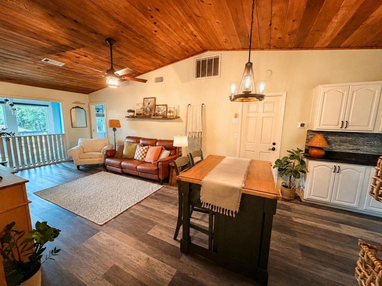 9100 Debbie Lane , Hudson, FL 34669 Photo
