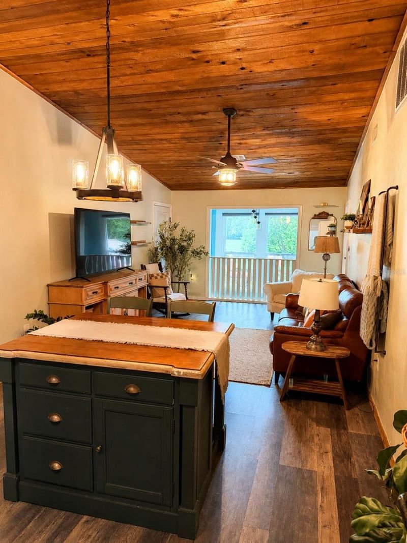9100 Debbie Lane , Hudson, FL 34669 Photo