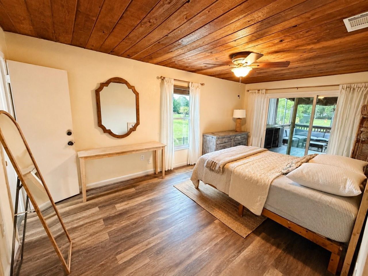 9100 Debbie Lane , Hudson, FL 34669 Photo