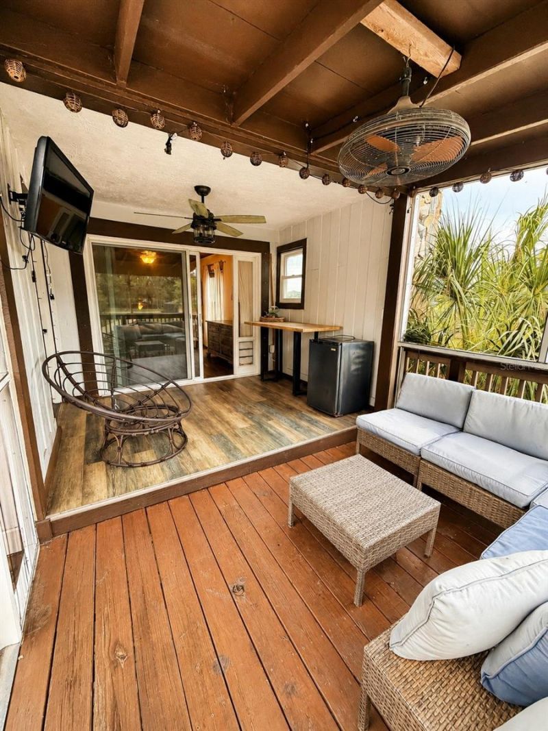 9100 Debbie Lane , Hudson, FL 34669 Photo