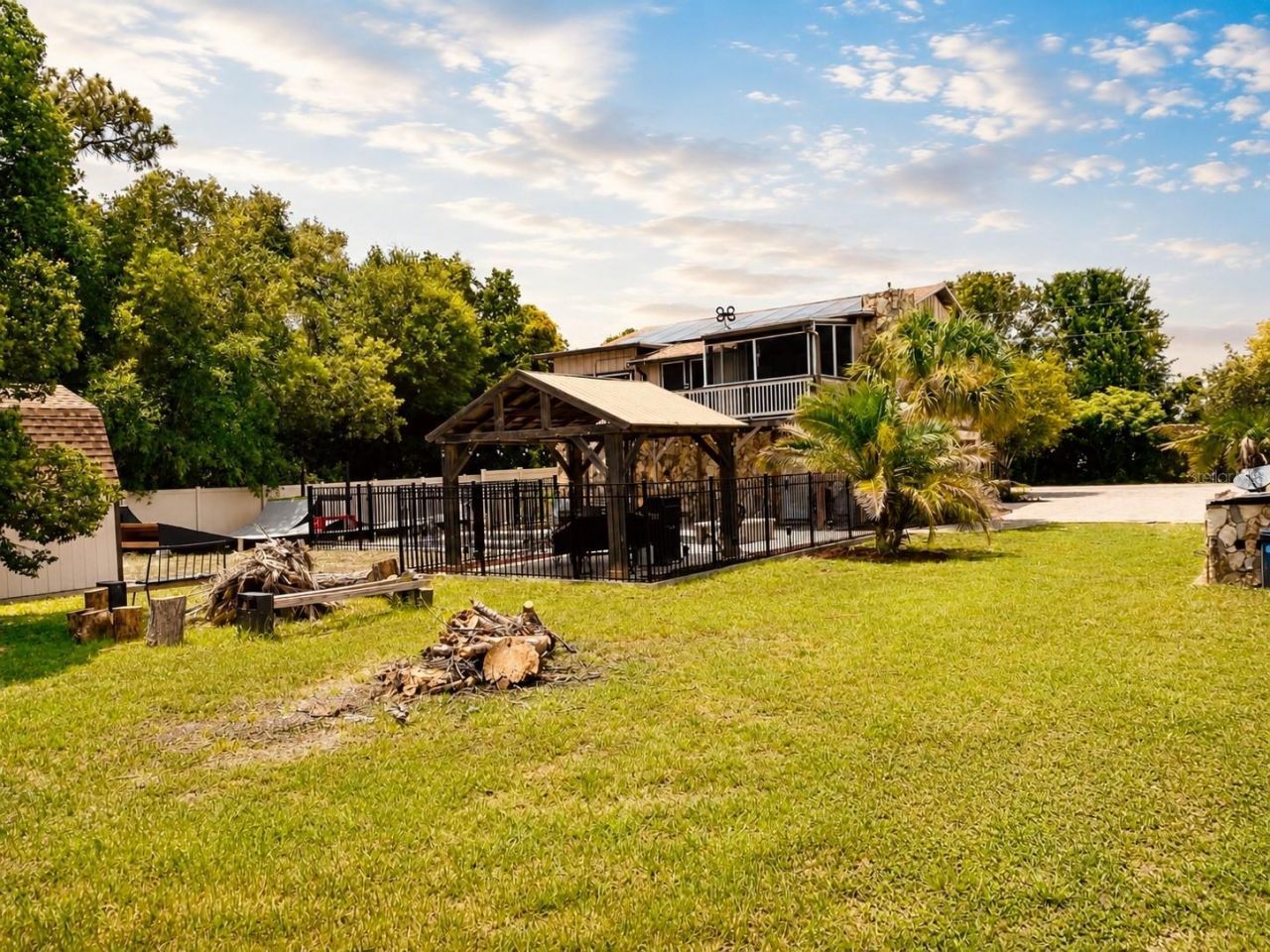 9100 Debbie Lane , Hudson, FL 34669 Photo