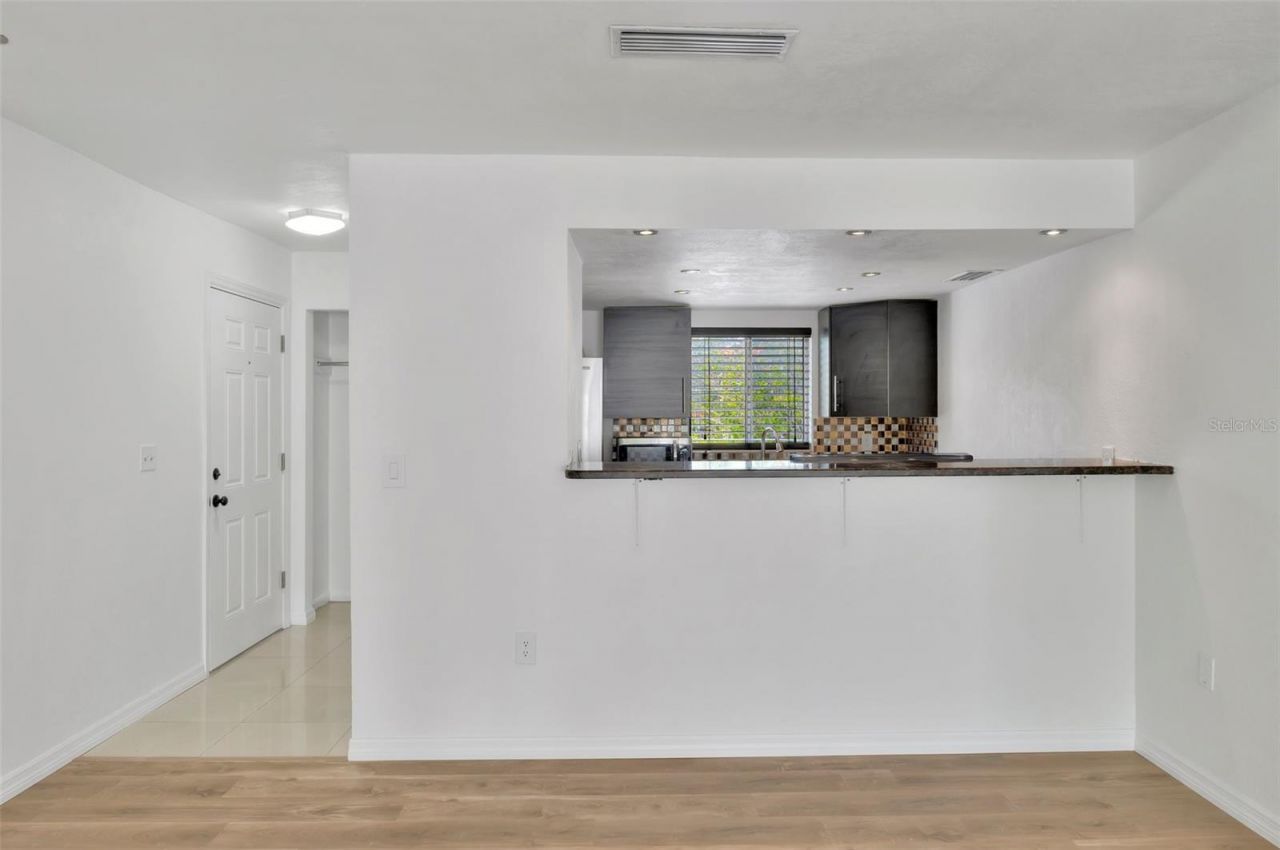 592 100th Avenue N, Unit 201, Saint Petersburg, FL 33702 Photo