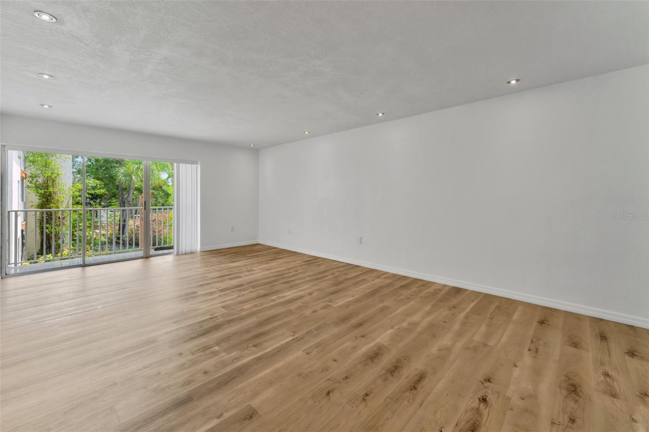 592 100th Avenue N, Unit 201, Saint Petersburg, FL 33702 Photo