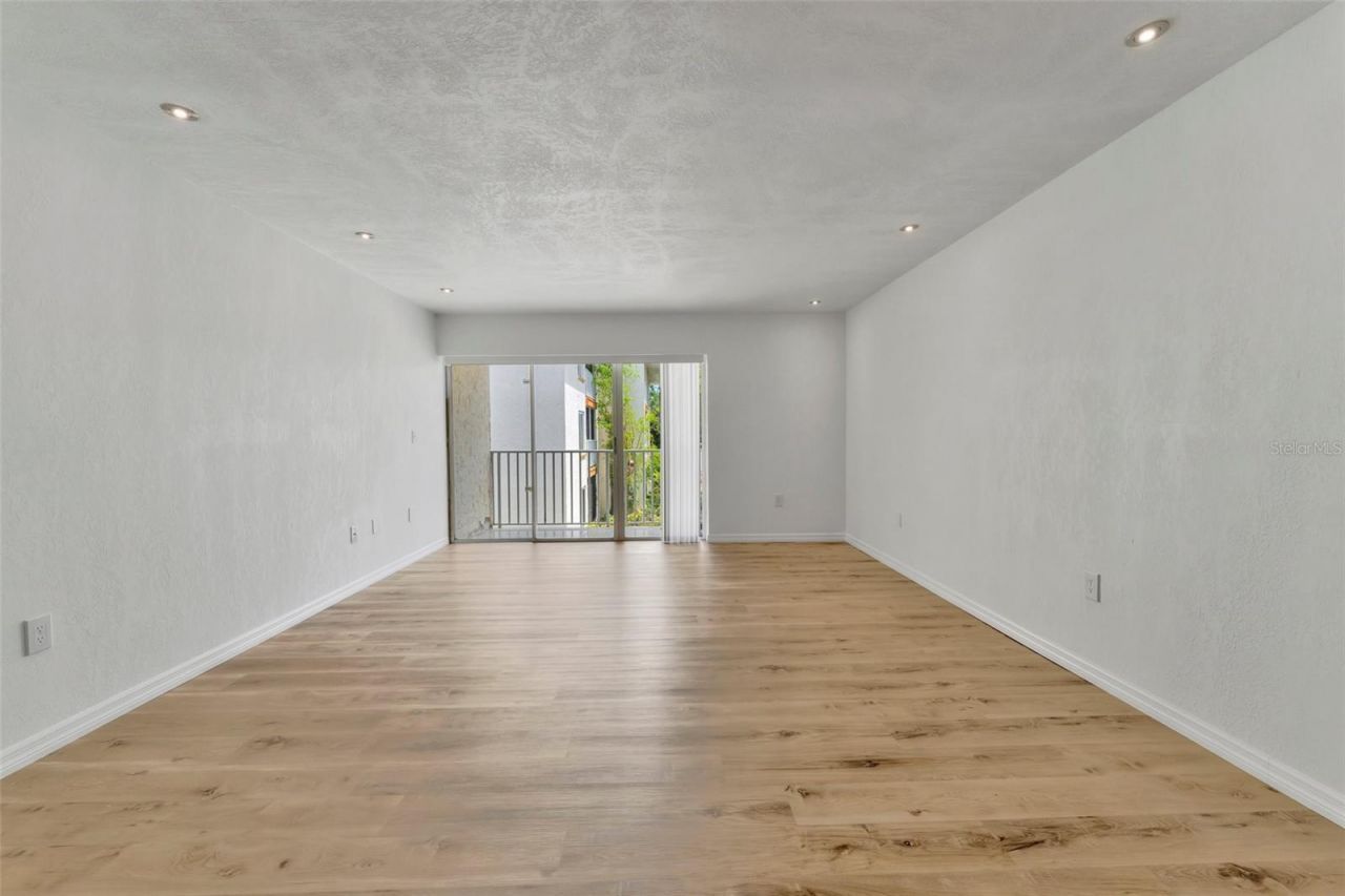592 100th Avenue N, Unit 201, Saint Petersburg, FL 33702 Photo