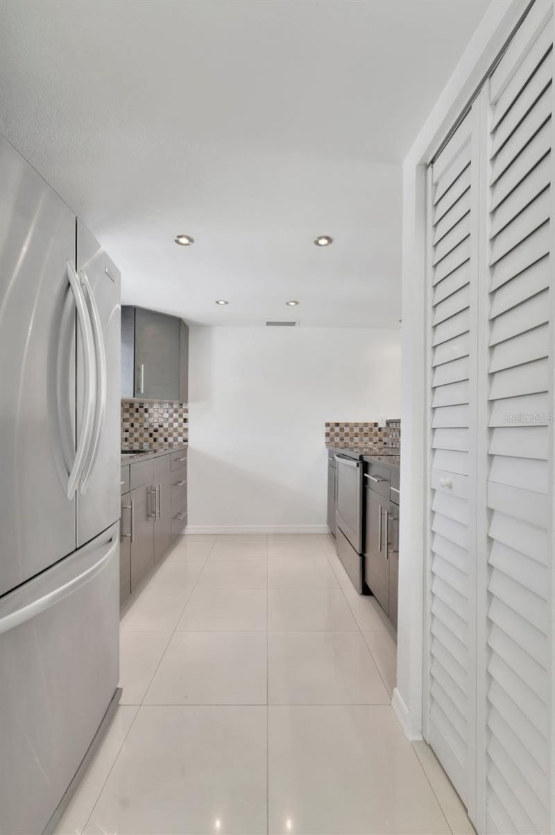 592 100th Avenue N, Unit 201, Saint Petersburg, FL 33702 Photo