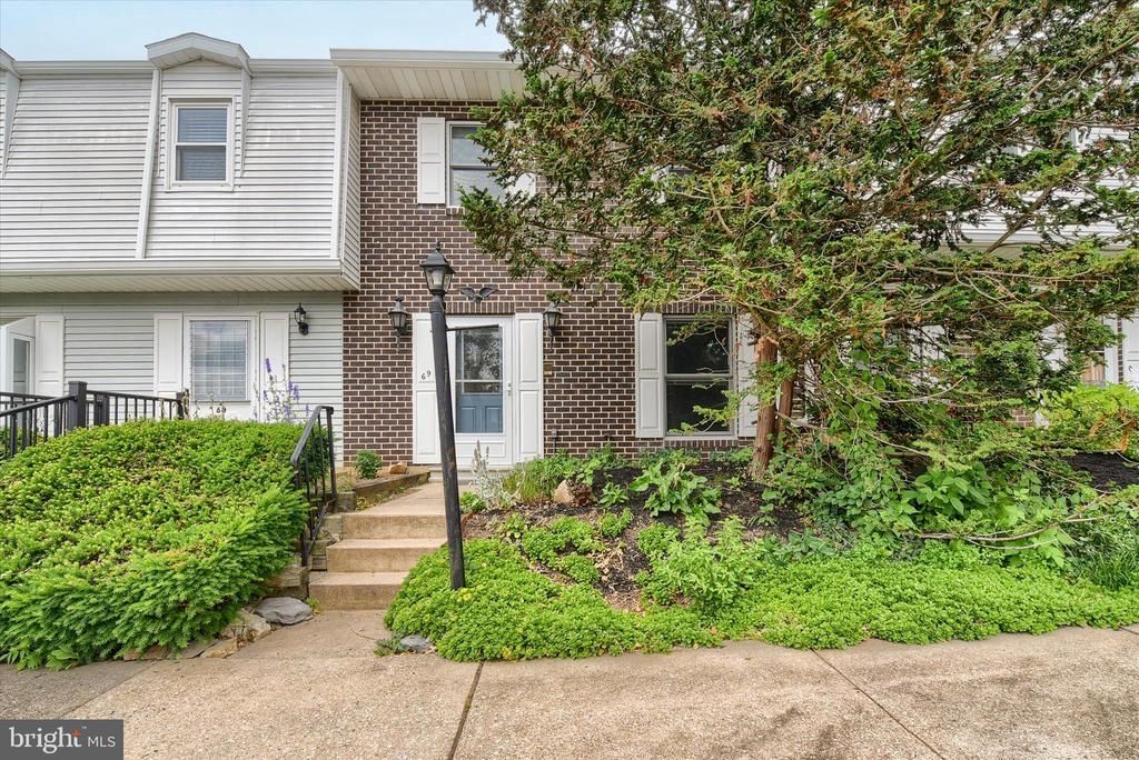 69 Drexel Place, New Cumberland, PA 17070 Main Photo