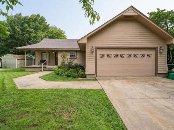 425 S Boston Avenue , Ketchum, OK 74349