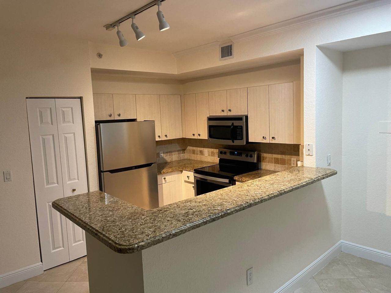 1803 N Flagler Drive, Unit 212, West Palm Beach, FL 33407 Photo