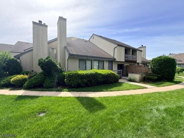 19 Spencer St, Franklin, NJ 08873