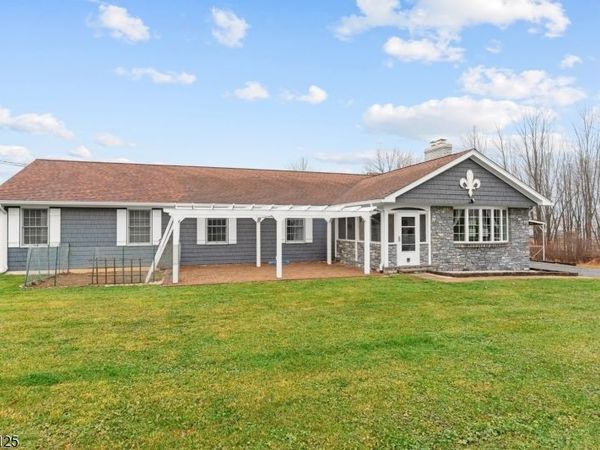 18 Old Wolfe Rd, Mount Olive, NJ 07828