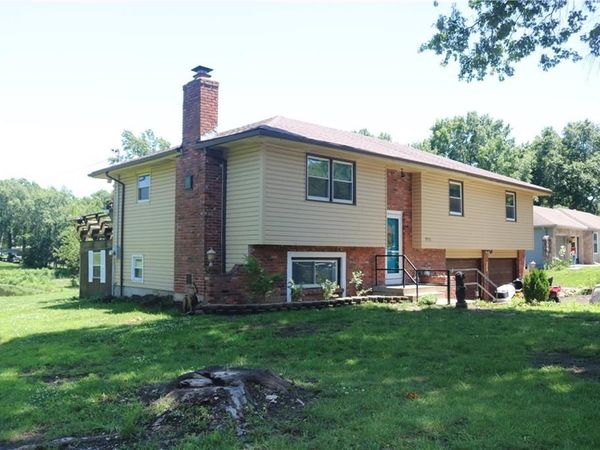 19350 Foster Street, Stilwell, KS 66085