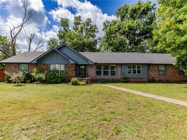 2802 W Turtle Creek Circle , Rogers, AR 72756