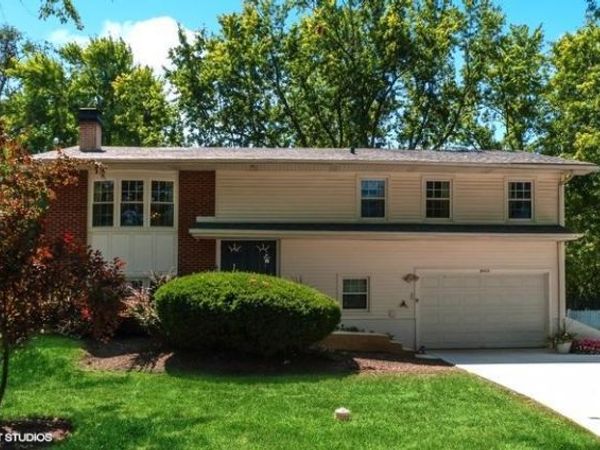 3069 Plum Island Drive , Northbrook, IL 60062