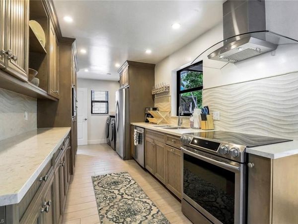 387 S Heathwood DR , MARCO ISLAND, FL 34145