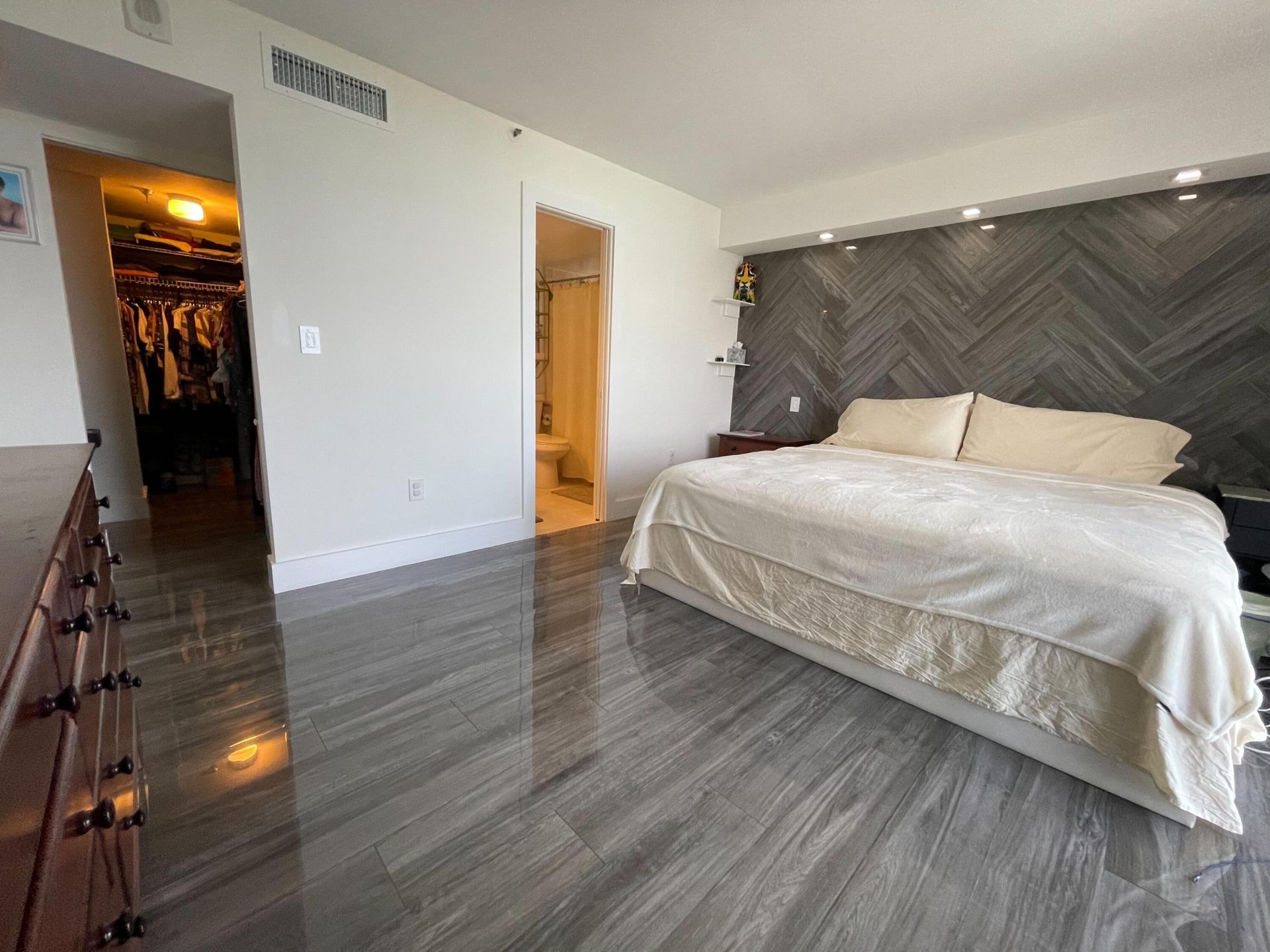 2457 Collins Avenue, Unit 504, Miami Beach, FL 33140 Photo
