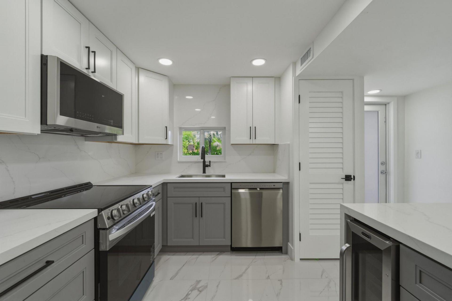 8970 S Hollybrook Boulevard, Unit 205, Pembroke Pines, FL 33025 Photo
