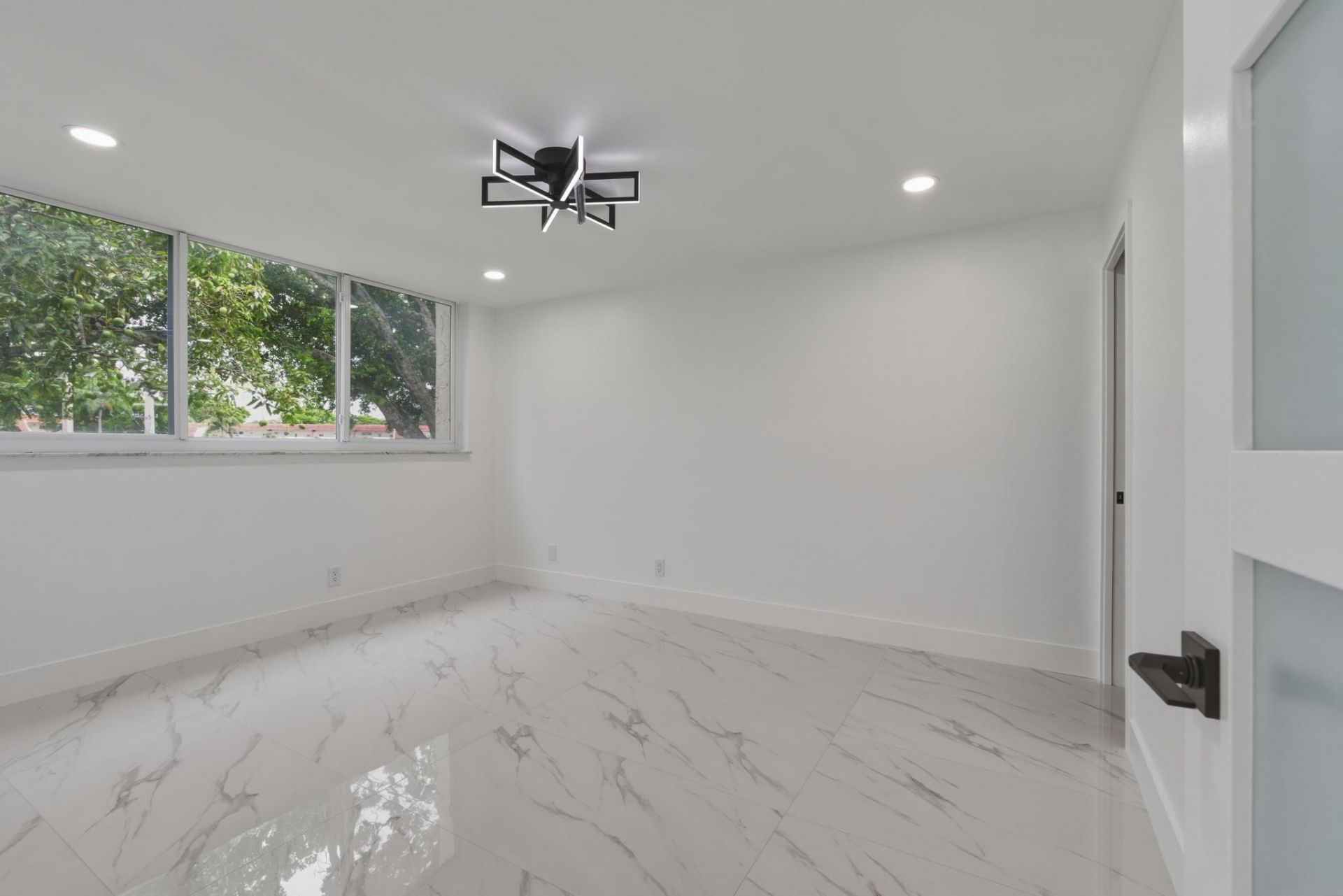 8970 S Hollybrook Boulevard, Unit 205, Pembroke Pines, FL 33025 Photo